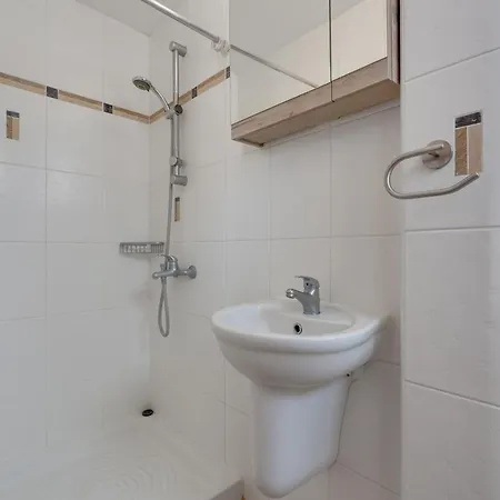 Amelia Wpool -500mfrombeach Dom wakacyjny *