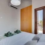 Amelia Wpool -500mfrombeach Holiday home *