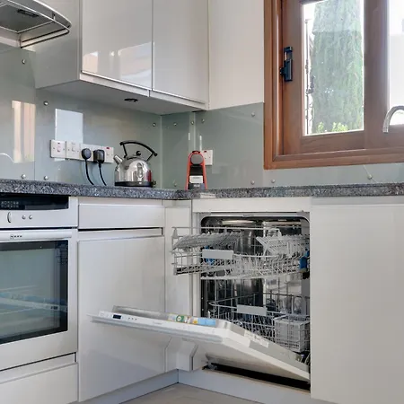 Amelia Wpool -500mfrombeach Ferienhaus