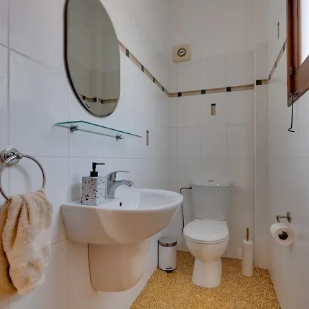 Amelia Wpool -500mfrombeach