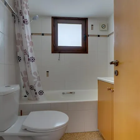 Amelia Wpool -500mfrombeach Ferienhaus