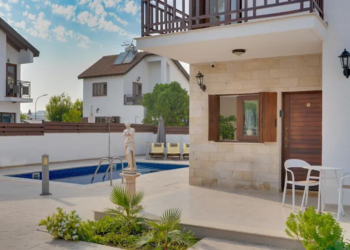 Amelia Wpool -500mfrombeach * Voroklini