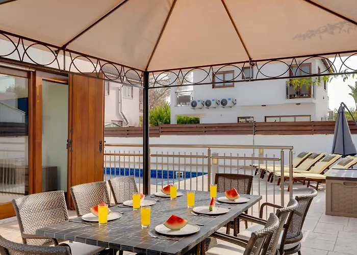 Amelia Wpool -500mfrombeach Casa de Férias