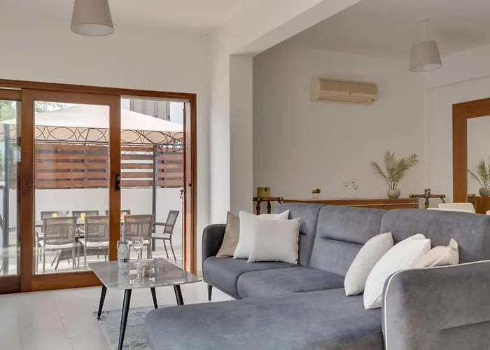 Amelia Wpool -500mfrombeach *