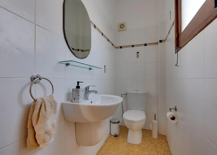 Amelia Wpool -500mfrombeach