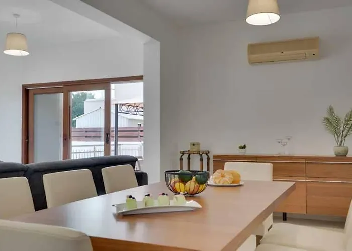 Holiday home Amelia Wpool -500mfrombeach Voroklini