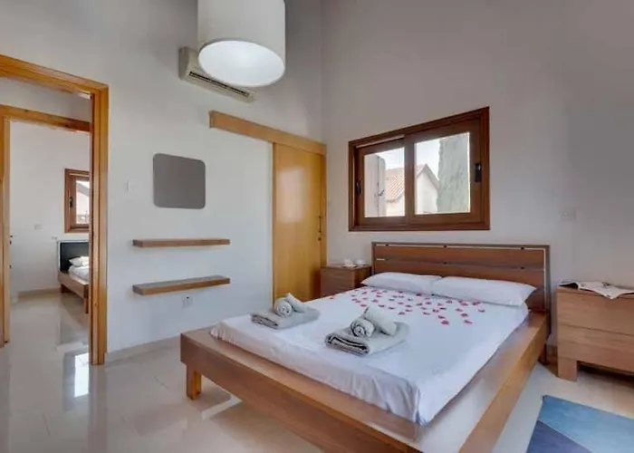 Amelia Wpool -500mfrombeach *