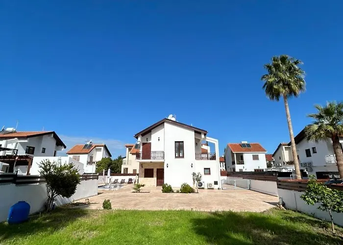 Amelia Wpool -500mfrombeach *